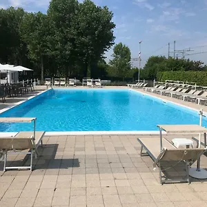 Apartament The Riverside, Mira